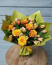 Букет цветов из:  Альстромерии и Розы в Мезени
