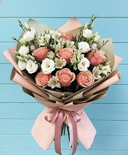Букет цветов из:  Розы, Альстромерии и Лизиантусы в Мезени