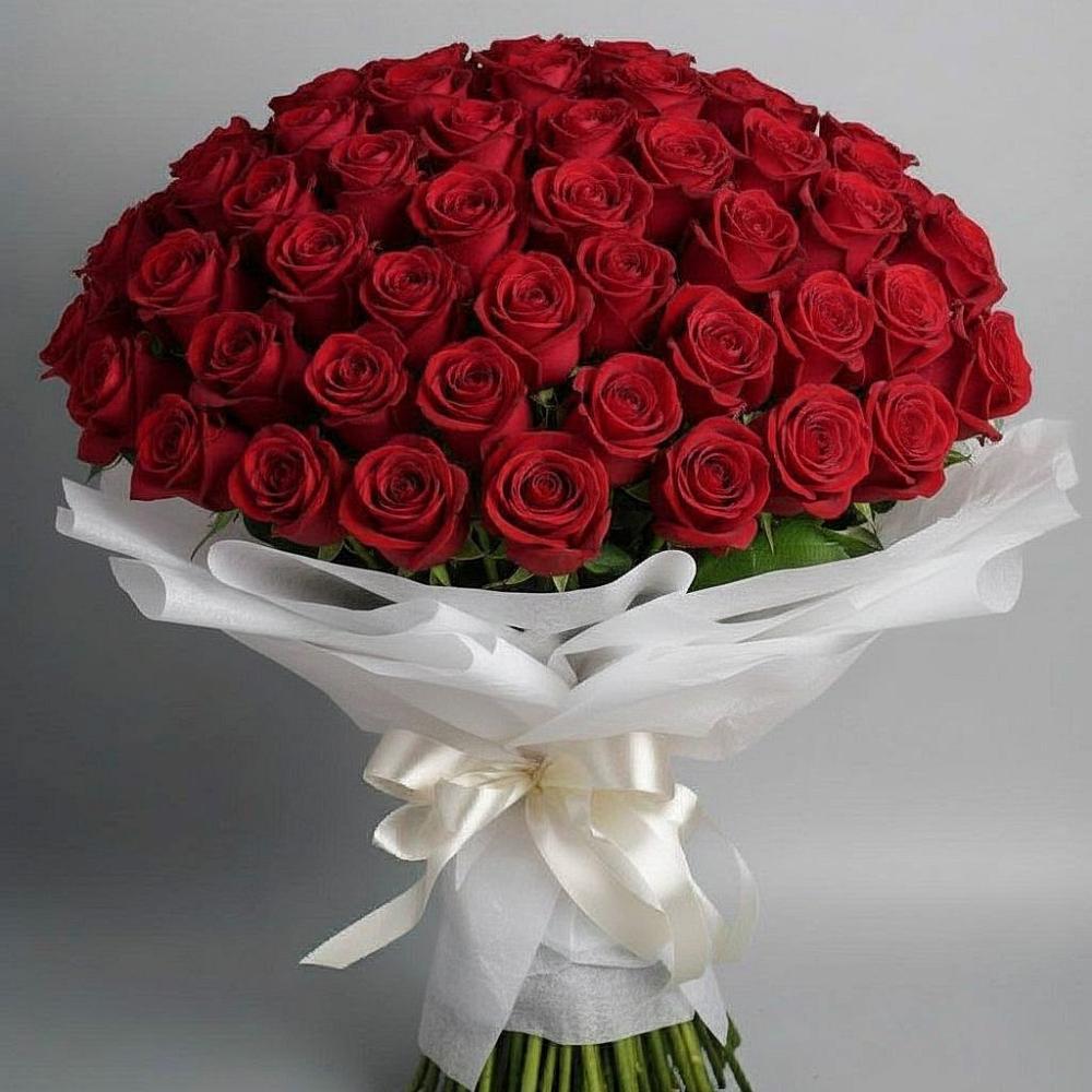Букет 101 Красная роза Блэк Мэджик в Мезени