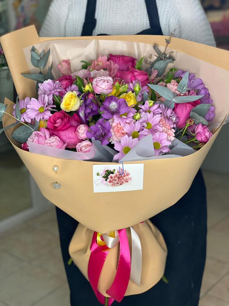 Букет цветов из: Хризантемы, Гвоздики и Альстромерии в Мезени