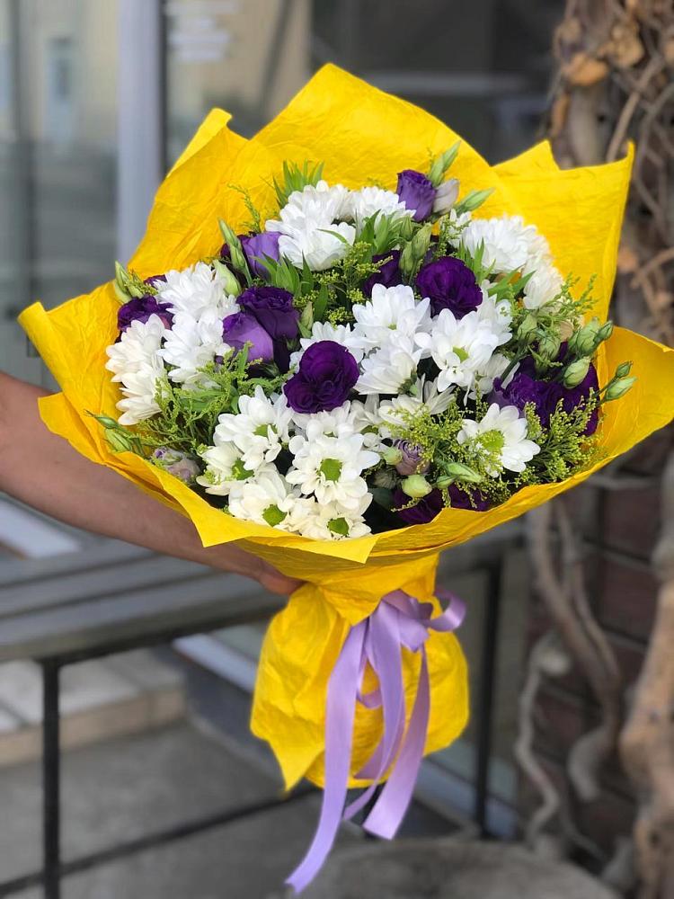 Букет цветов из: Ирисы, Хризантемы и Ромашки в Мезени