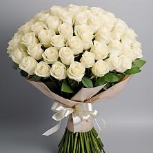 Букет 101 беля роза Белоснежка в Мезени