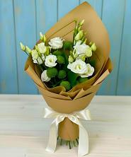 Букет цветов из:  Хризантемы и Лизиантусы в Мезени