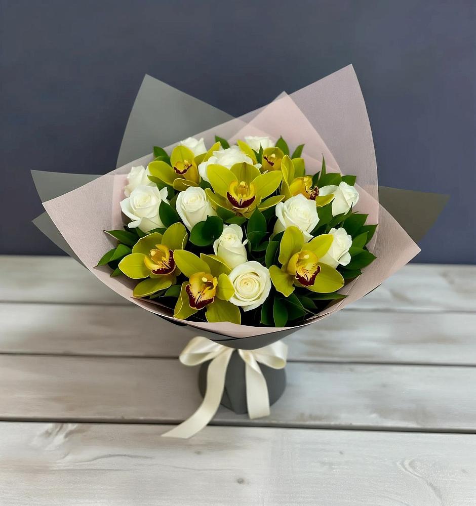 Букет цветов из: Орхидеи и Розы в Мезени