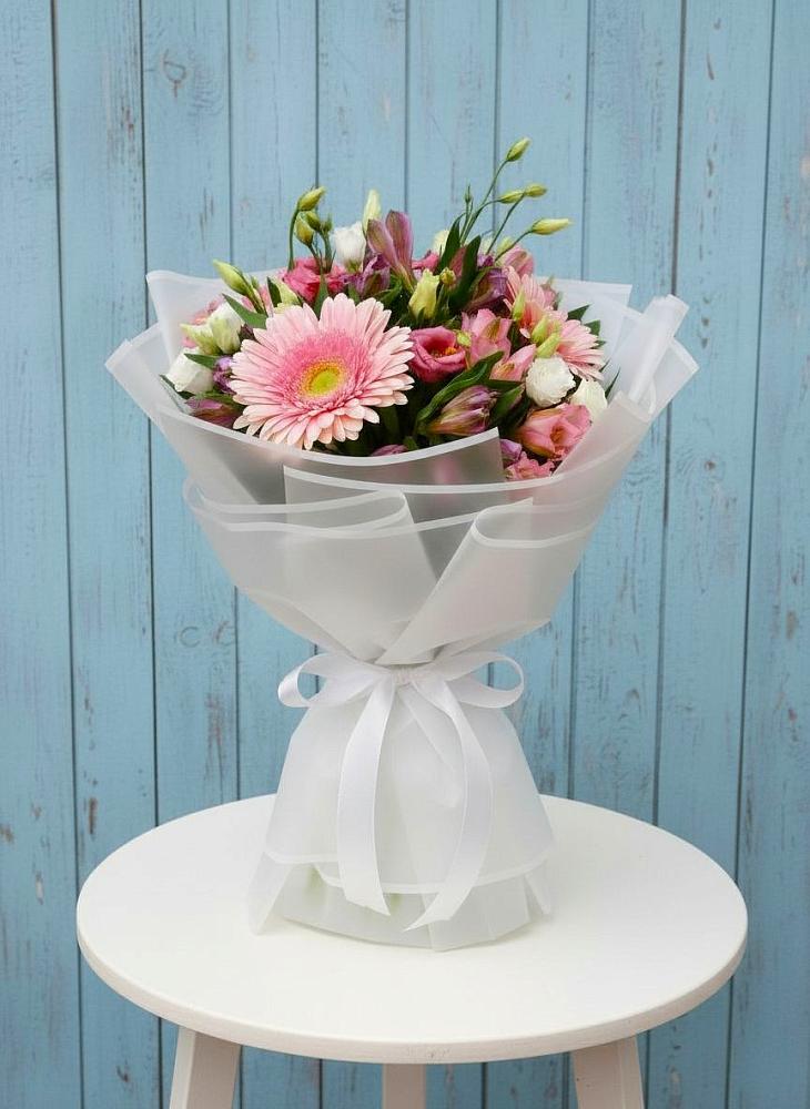 Букет цветов из: Герберы, Альстромерии и Лизиантусы в Мезени