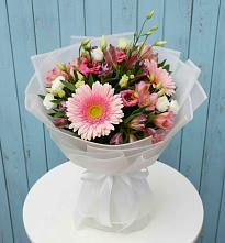 Букет цветов из:  Герберы, Альстромерии и Лизиантусы в Мезени