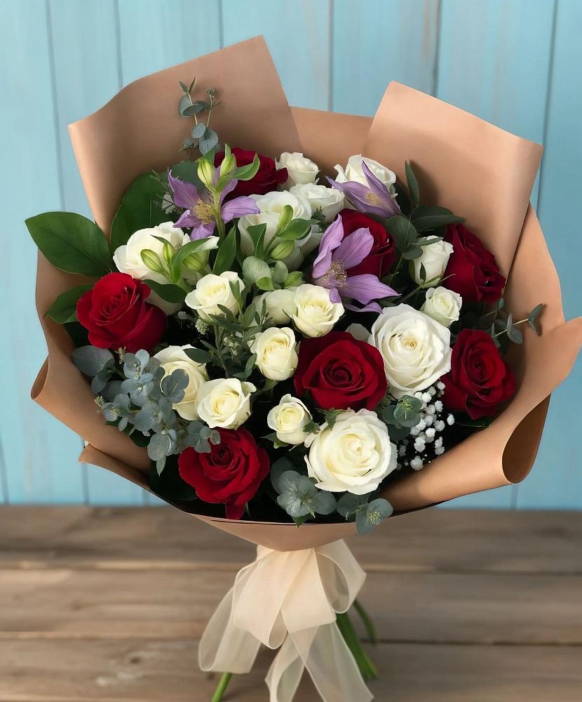 Букет цветов из: Розы и Альстромерии в Мезени