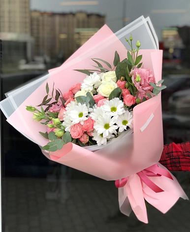 Букет цветов из: Розы, Лизиантусы и Хризантемы в Мезени