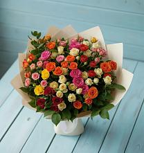 Букет Микс из разноцветных кустовых роз в Мезени