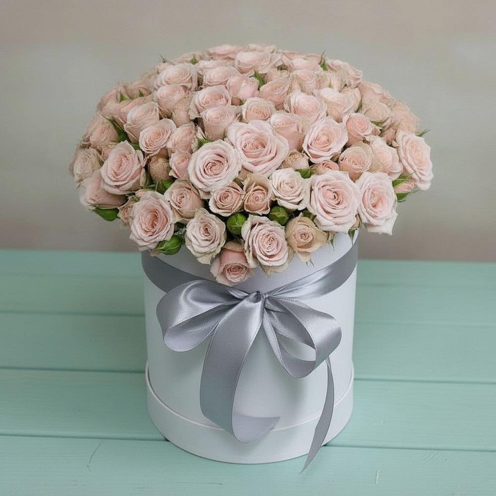 Цветочная композиция из Розы в шляпной коробке в Мезени